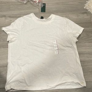 White tee